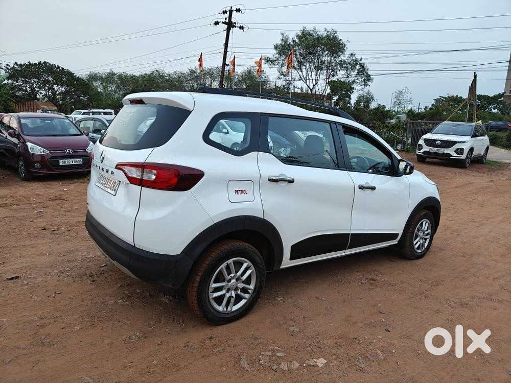 Renault Triber Rxt, 2023, Petrol
