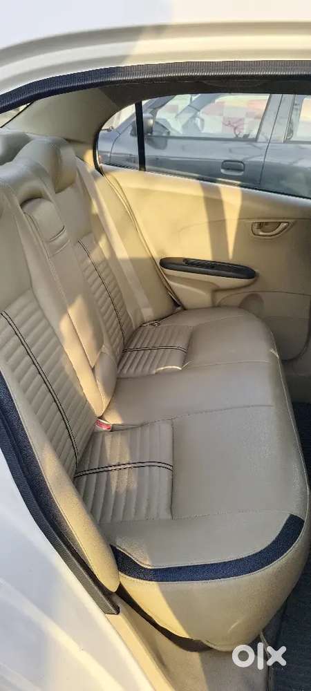 Honda Amaze Petrol &cng With Good Average And Condition.
