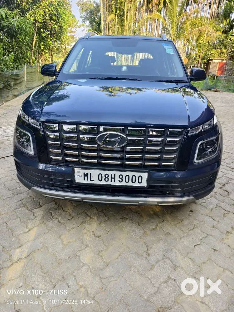Hyundai New Venue Sx 2023 Petrol 21000 Km Driven