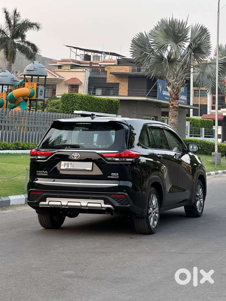 Toyota Innova Hycross 2.0 Zx (o) Hybrid 7 Str, 2024, Petrol