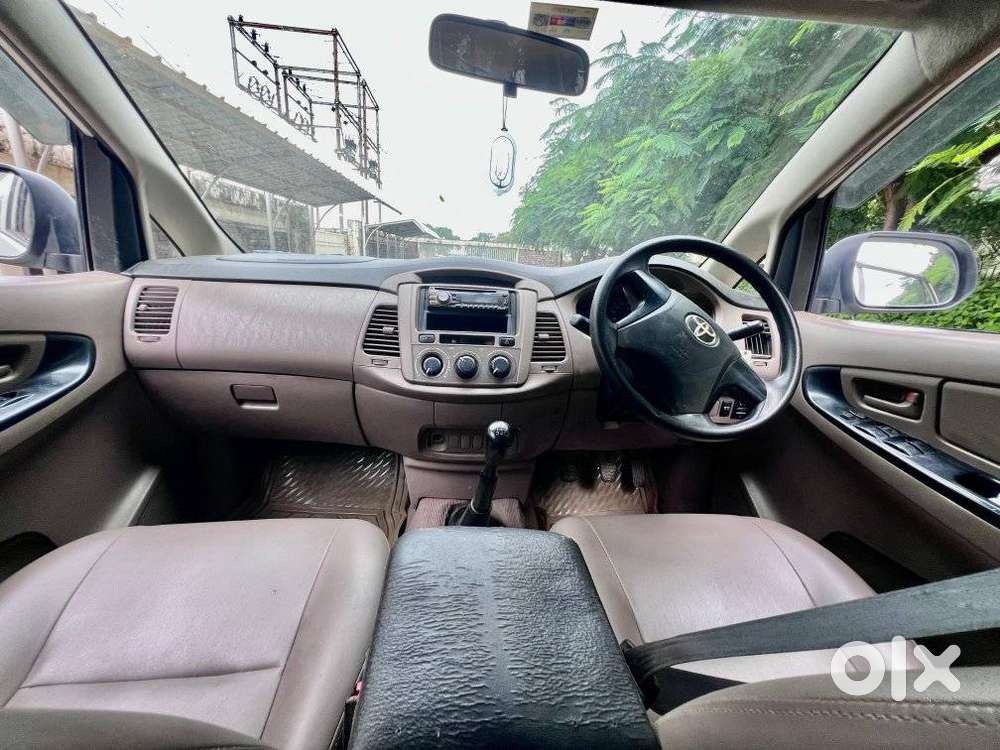 Toyota Innova 2.5 G (diesel) 8 Seater, 2015, Diesel
