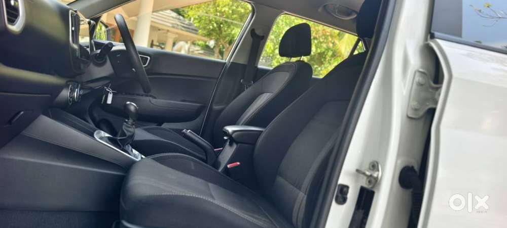 Hyundai Venue 1.2 S Plus, 2022, Petrol