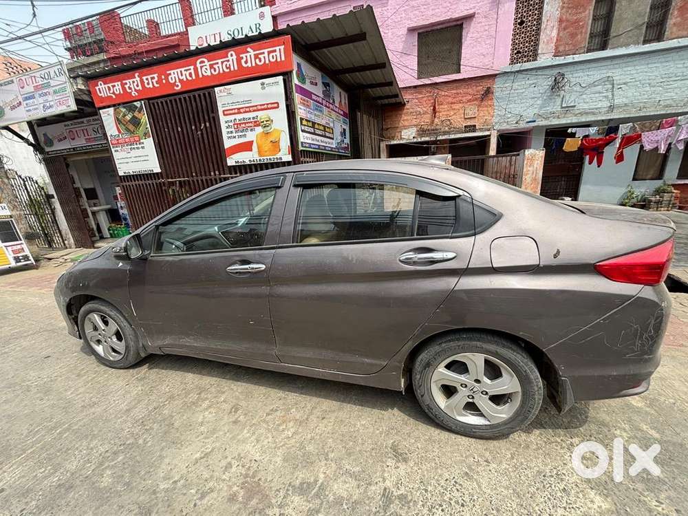 Honda City 2015 Cng & Hybrids 90000 Km Driven Cng Pass Nahi Hai