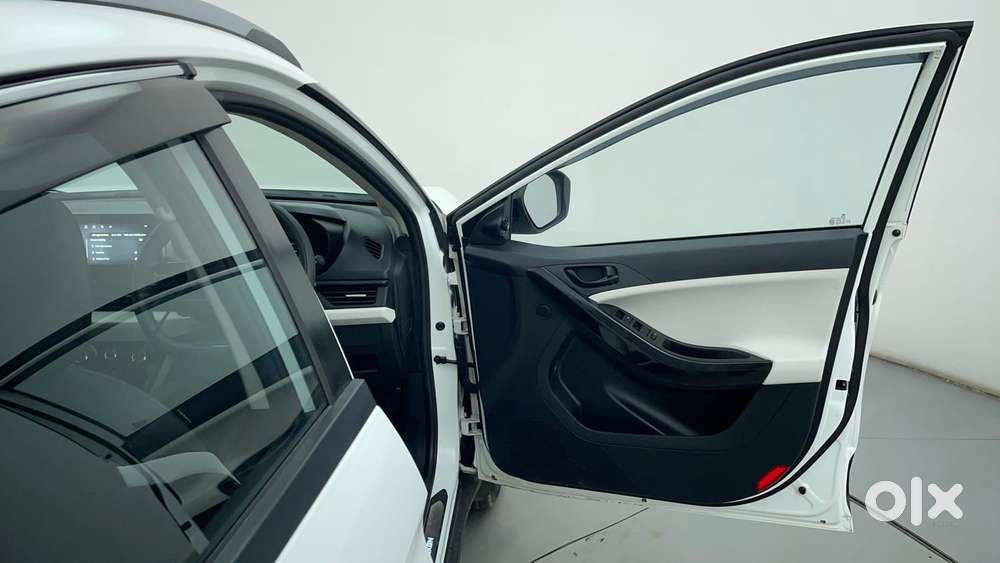 Tata Nexon Creative Plus S 1.2 Revotron Petrol 6 Mt, 2025, Petrol