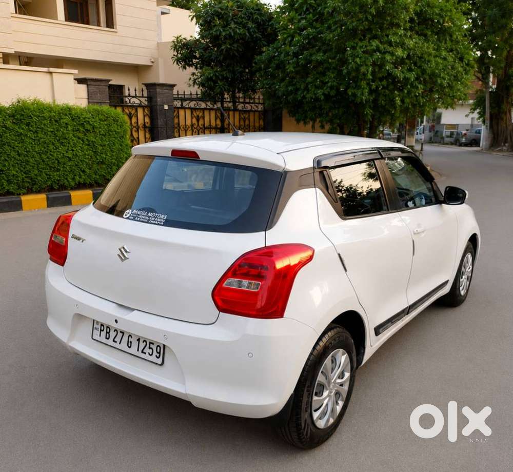 Maruti Suzuki Swift Vxi + Manual, 2021, Petrol