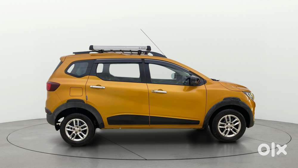 Renault Triber Rxt, 2022, Petrol
