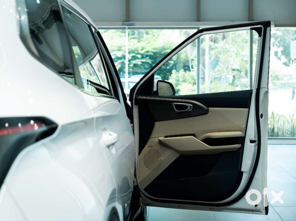 Kia Carens Clavis G1.5 Turbo Dct Htx Plus 7-seater, 2025, Petrol