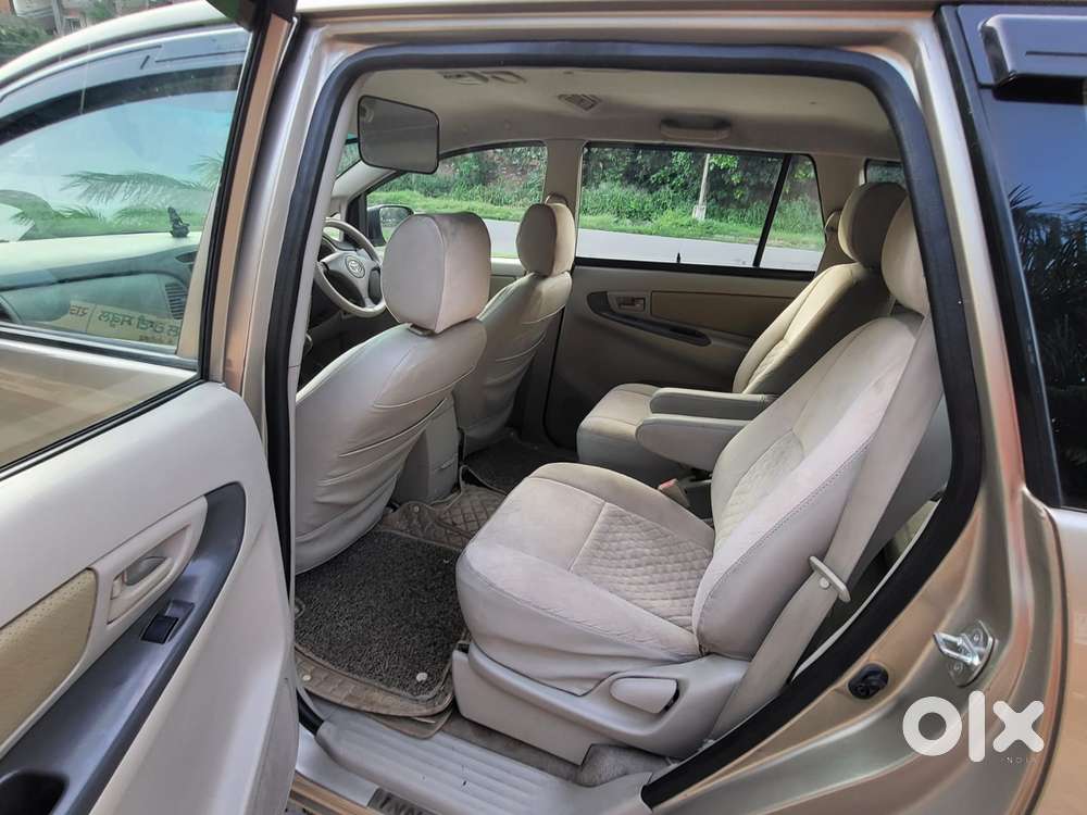 Toyota Innova 2.5 G4 Diesel 8-seater, 2010, Diesel