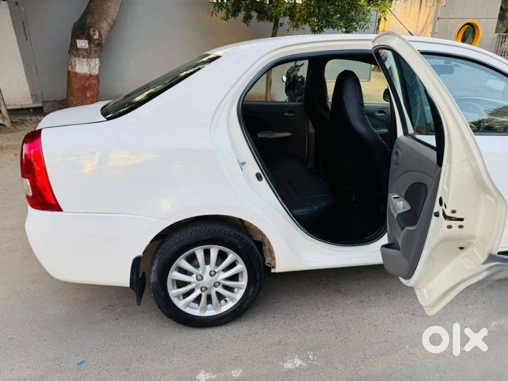 Toyota Etios Cross 1.5l V, 2011, Petrol