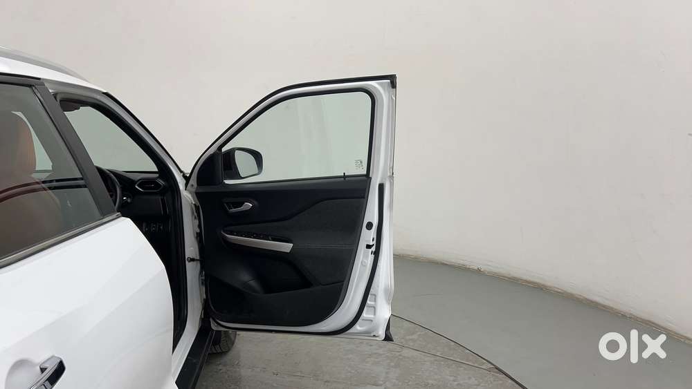 Nissan Magnite 1.0 Xv Premium Turbo Cvt, 2022, Petrol