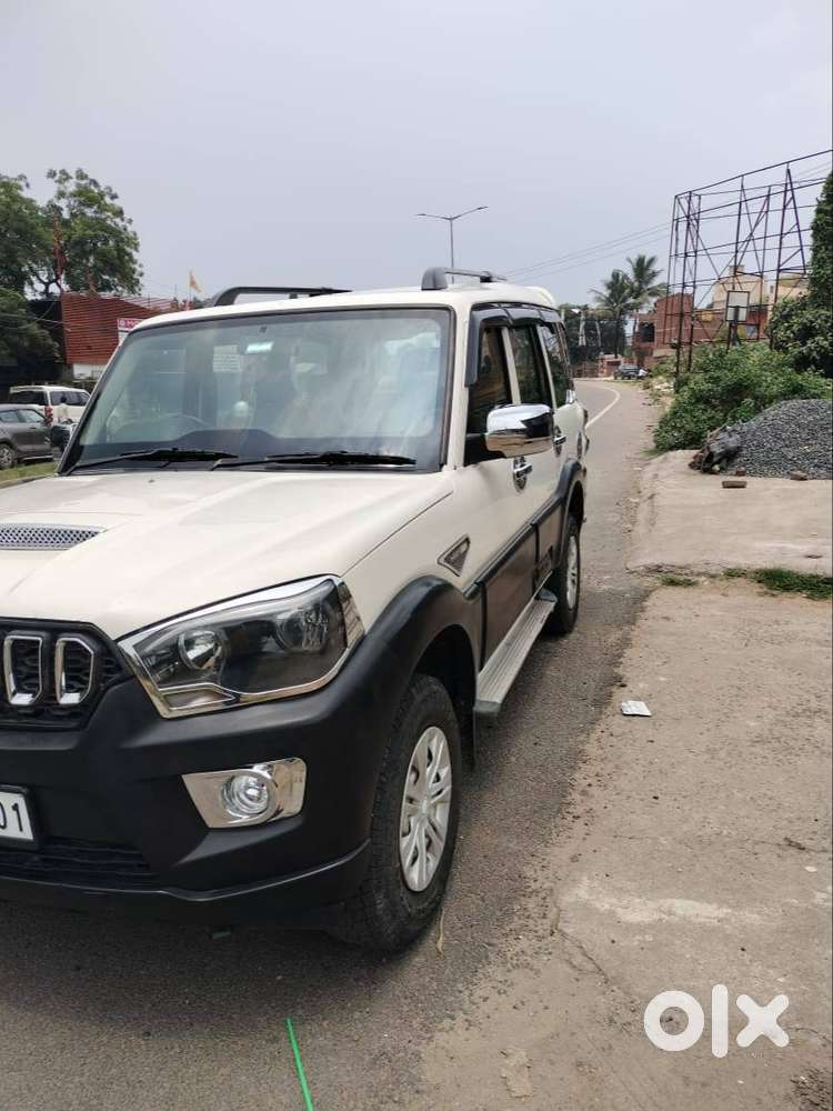 Mahindra Scorpio S3 9 Seater – Good Condition
