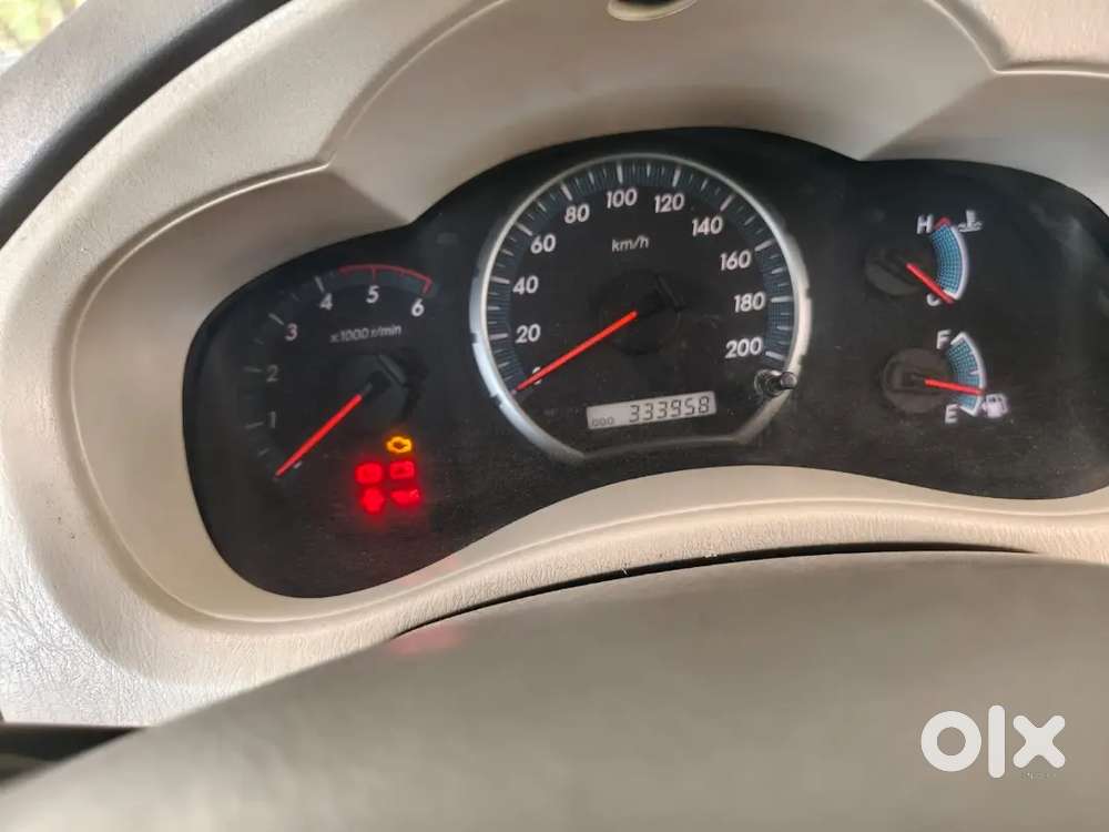 Well Maintained Single Handed Toyota Innova 2.5 Vx 2012 - 8seater