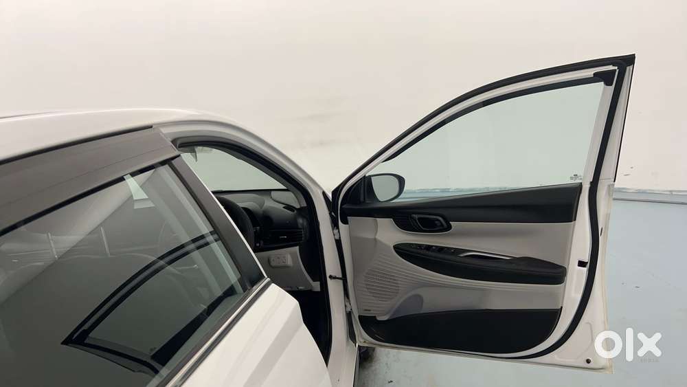 Hyundai New I20 1.2 Asta (o) Ivt, 2024, Petrol