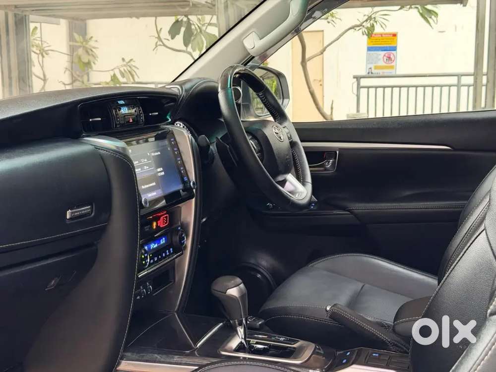 Toyota Fortuner Petrol At 2024