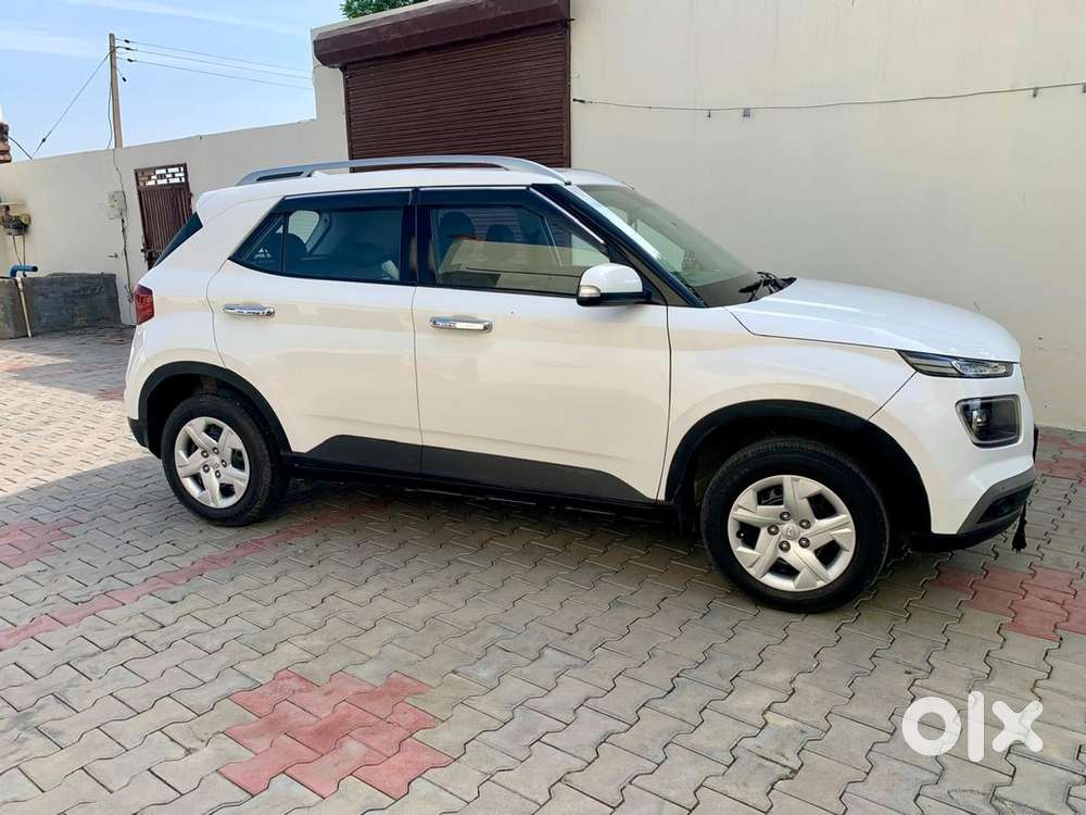 Hyundai Venue Petrol Manual 2021