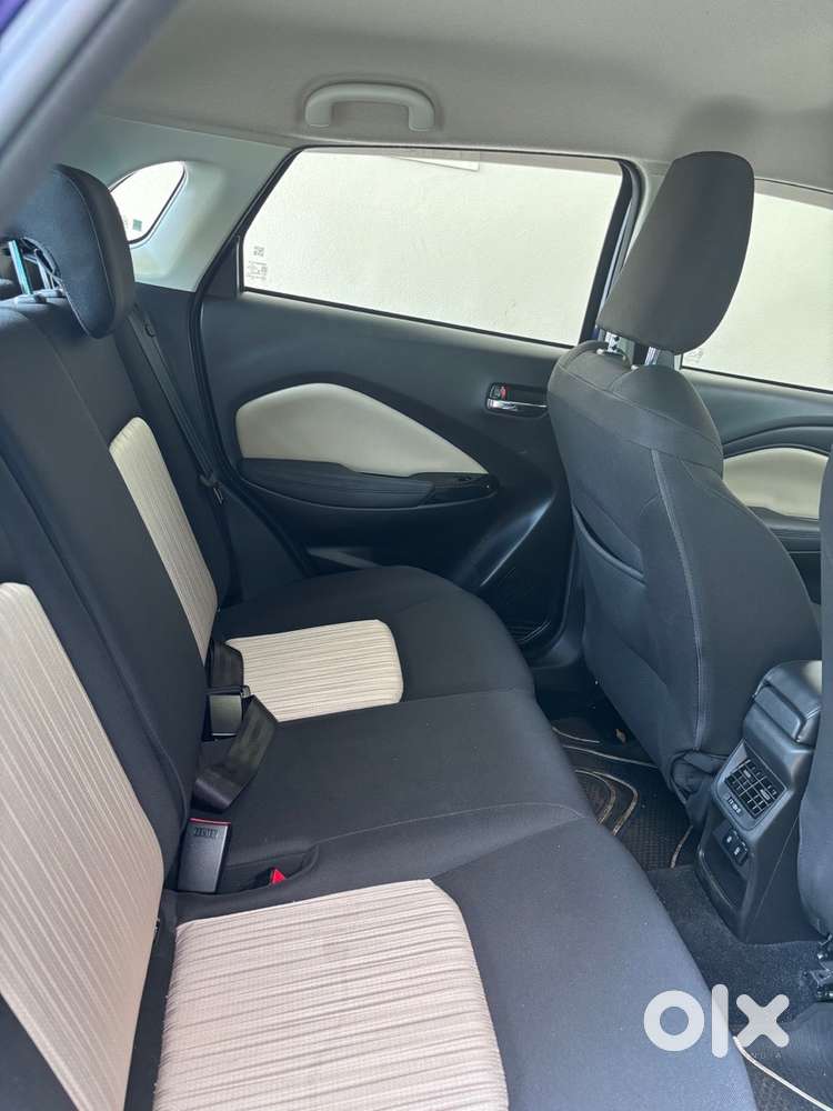 Toyota Glanza G Amt In Excellent Condition