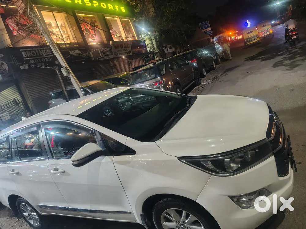 Innova Crysta Well Maintained With Service Record