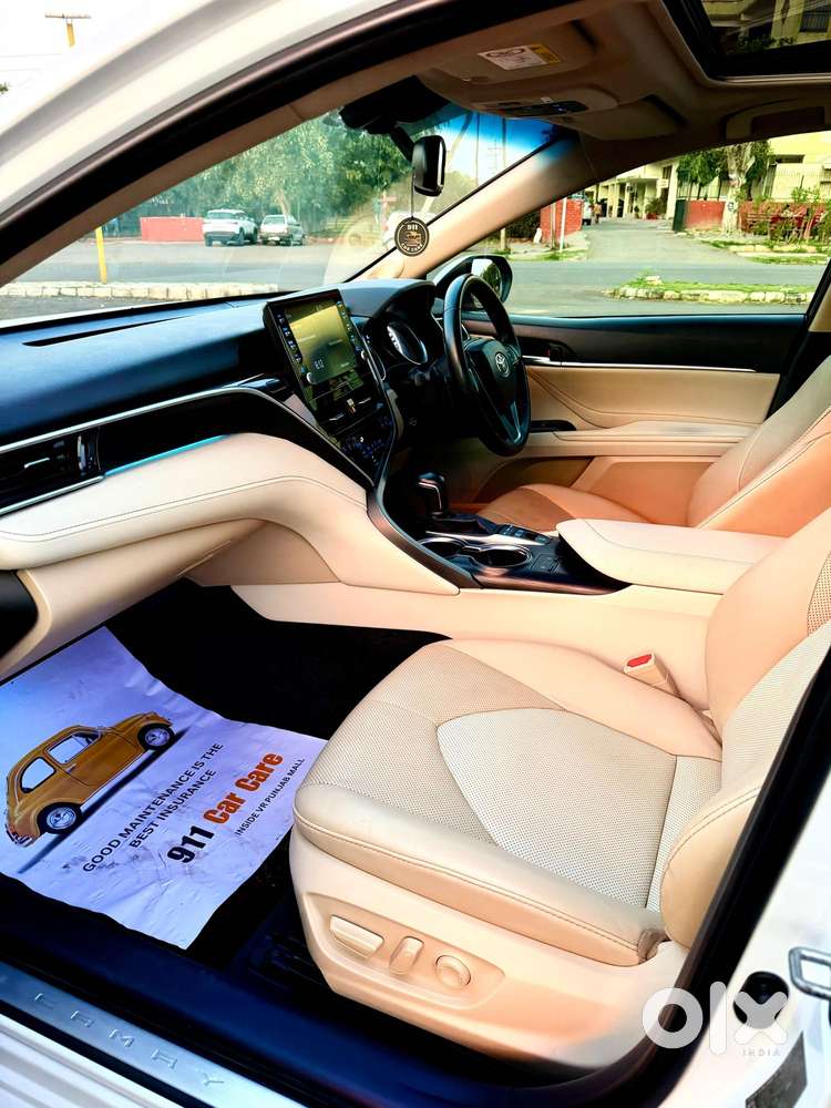 Toyota Camry Hybrid, 2022, Petrol