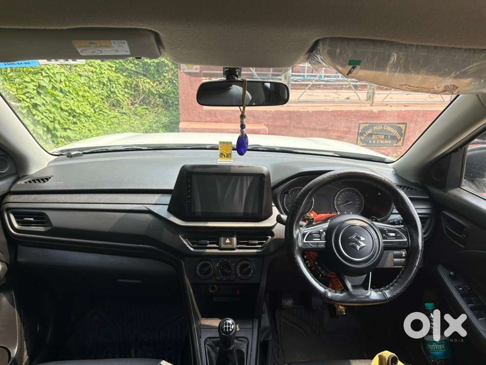 Maruti Suzuki Brezza Petrol Manual Lxi 2024