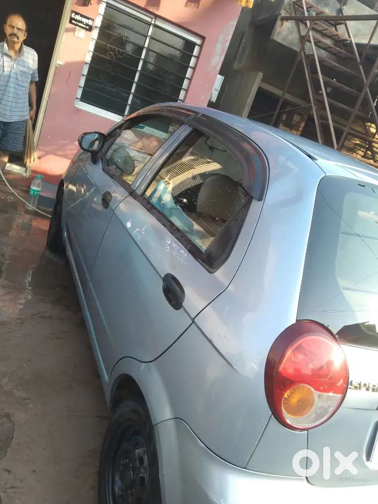 गाडी कंडीशन फुल आहे चारी टायर नवीन आहे 2031 पर्यंत री पासिंग आहे