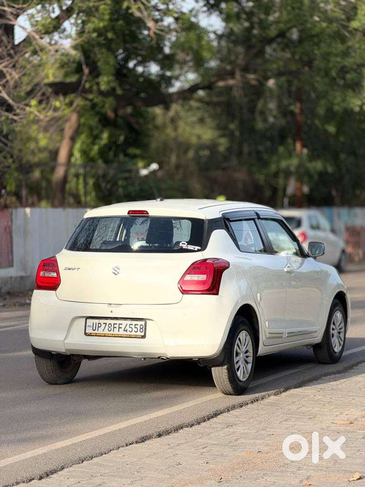 Maruti Suzuki Swift Vxi 1.2 Abs Bs-iv, 2018, Petrol