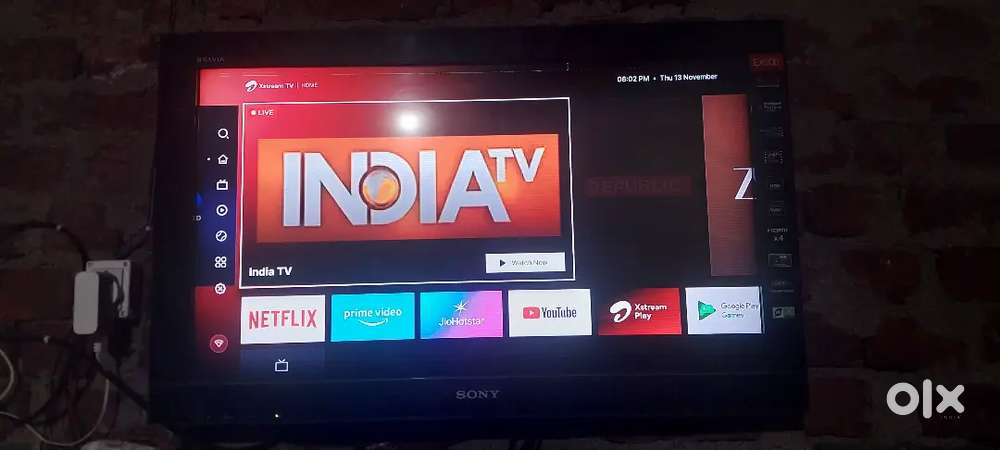 Sony lcd 32 inch for sale uper se Thora line hai non smart
