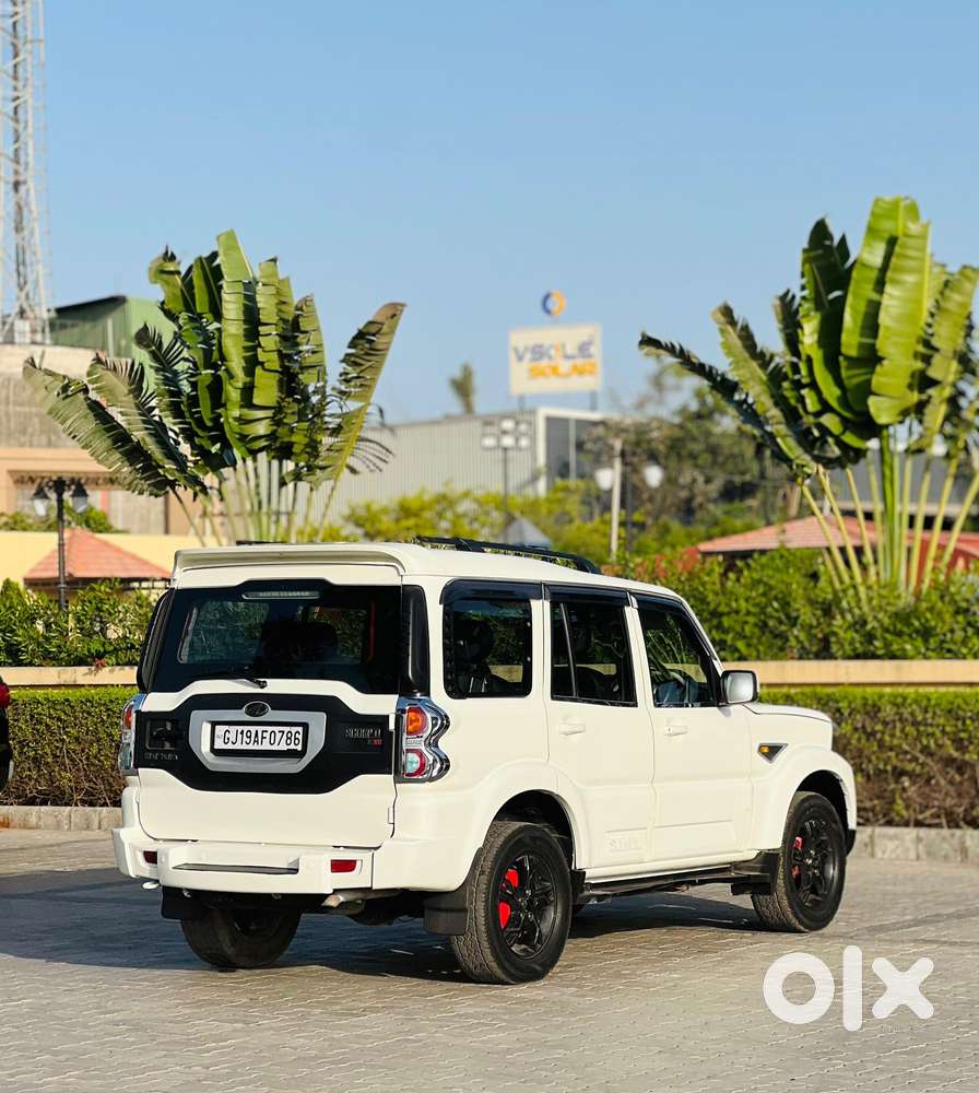 Mahindra Scorpio S10 8 Seater, 2015, Diesel
