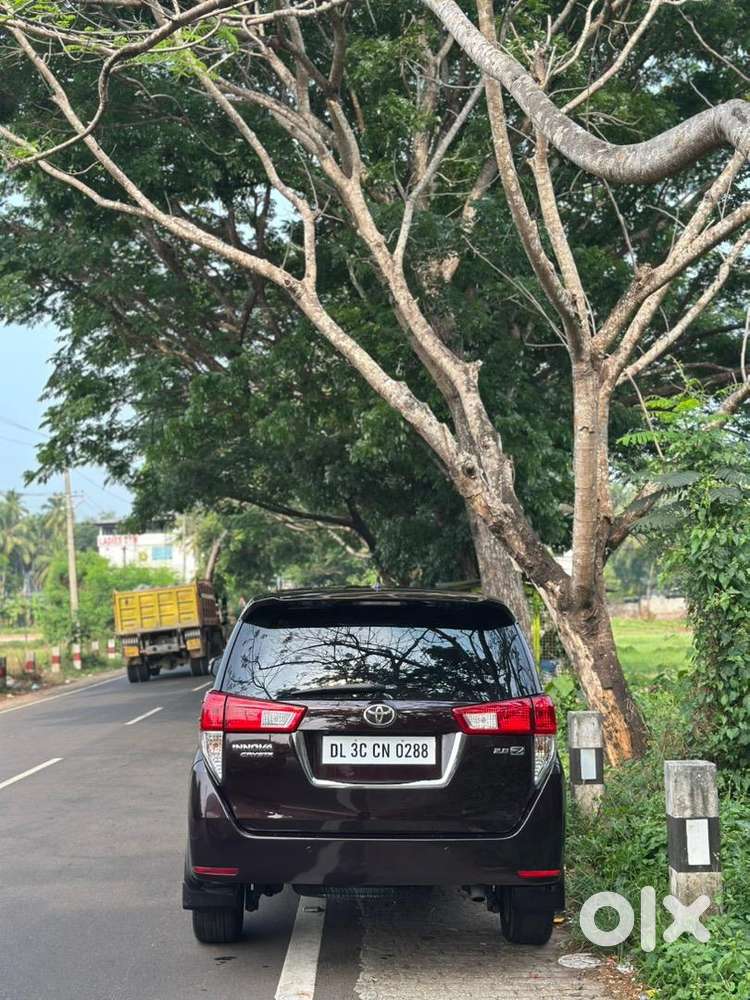 Toyota Innova Crysta 2017 Diesel Well Maintained