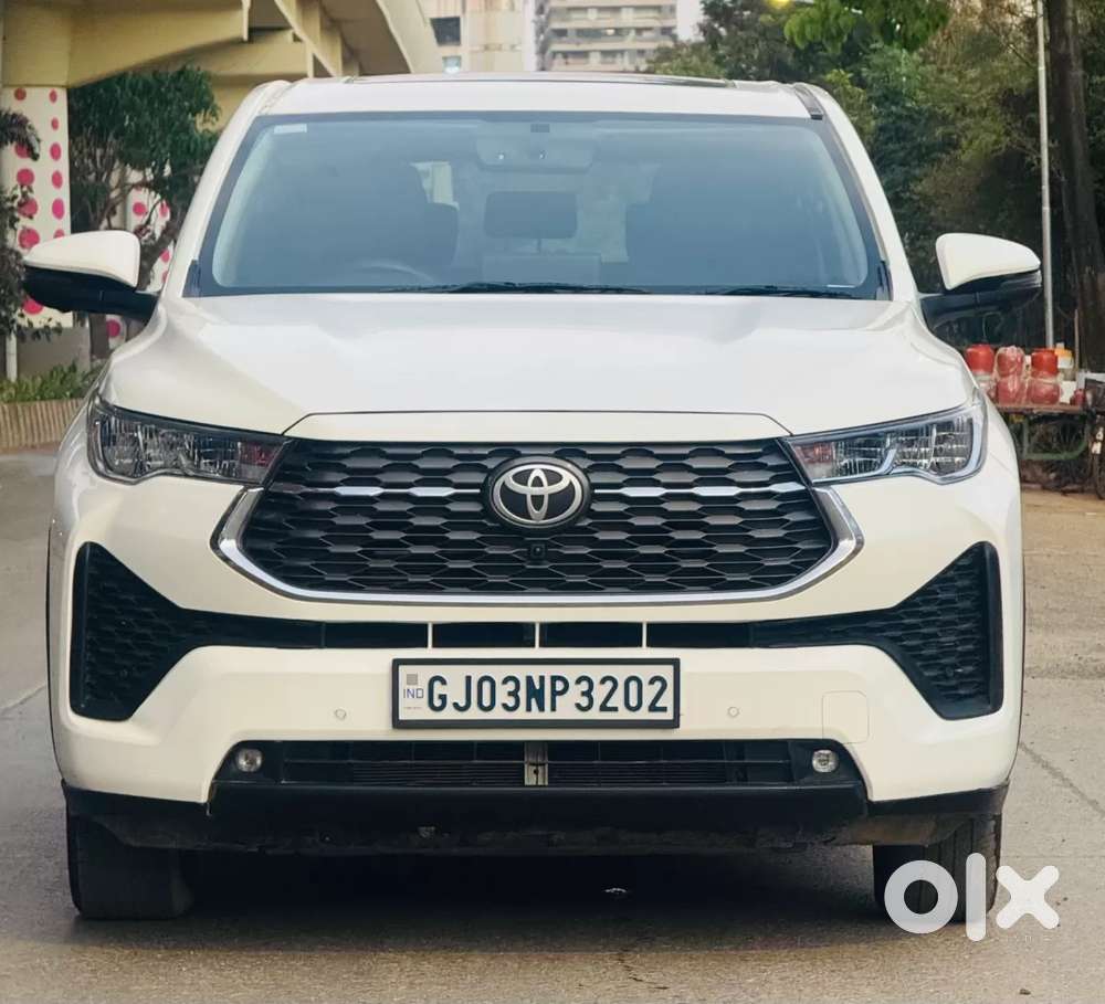 Toyota Innova Hycross 2.0 Vx (o) Hybrid 8 Str, 2024, Petrol