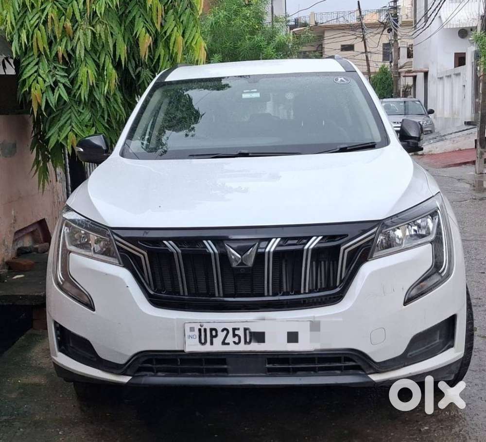 Mahindra Xuv700 2.0 Mx Petrol Mt 5 Str, 2023, Petrol