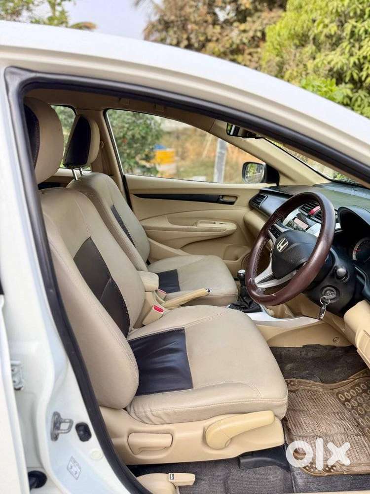 Honda City 2011-2013 S, 2011