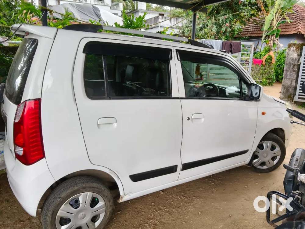 Wagnor,white Colour, Neat And Clean Vehicle