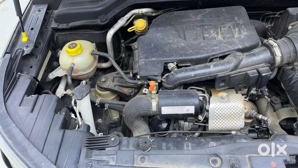 Mahindra Xuv300 W8 Option, 2022, Petrol