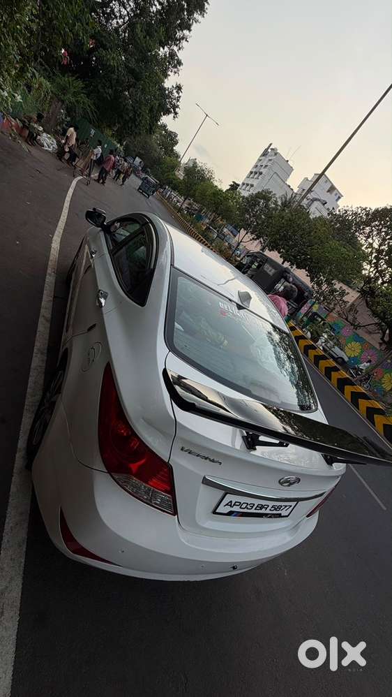 Hyundai Fluidic Verna 2015