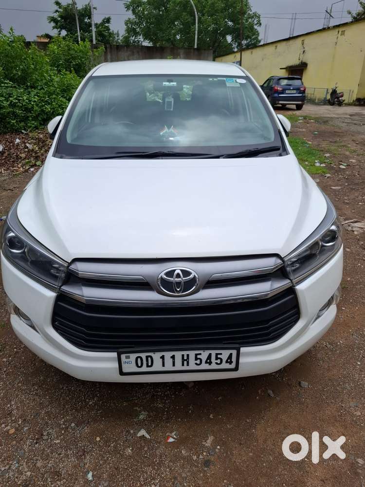 Toyota Innova Crysta 2.4 V, 2016