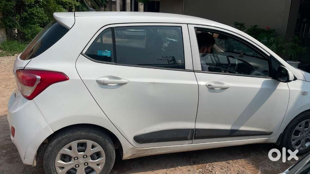 Mint Condition White Hyundai Grand I10 Magna (2014) - Single Handed