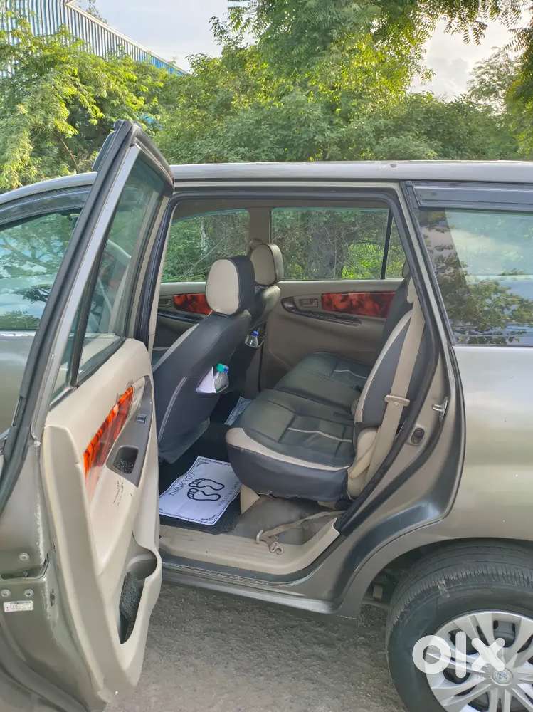 Toyota Innova 2011