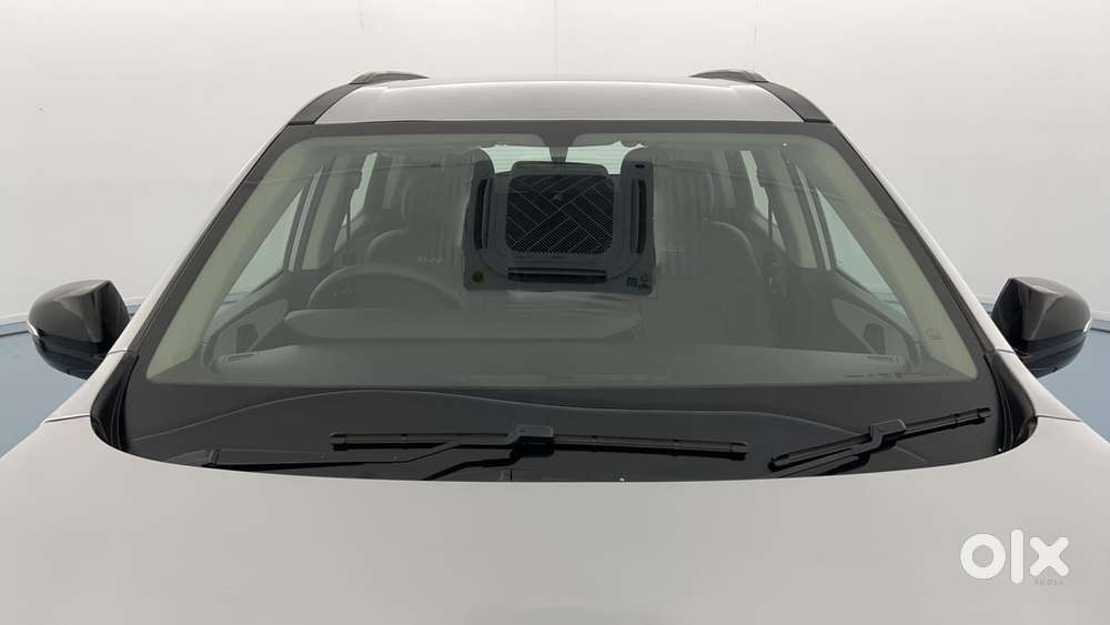 Mahindra Xuv700 2.0 Ax 3 Petrol At 5 Str, 2021, Petrol