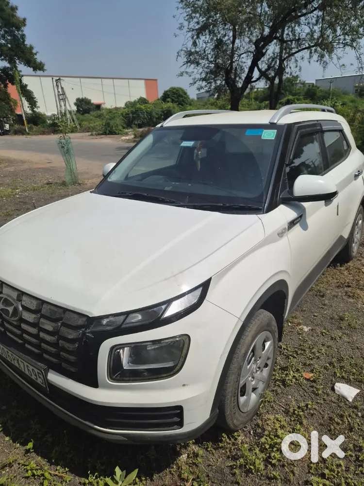 Hyundai Venue 2023 Petrol 46026 Km Driven
