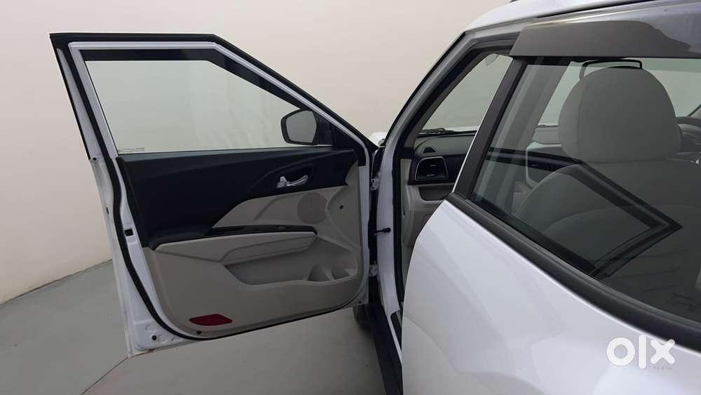 Mahindra Xuv300 W8 Option, 2024, Petrol