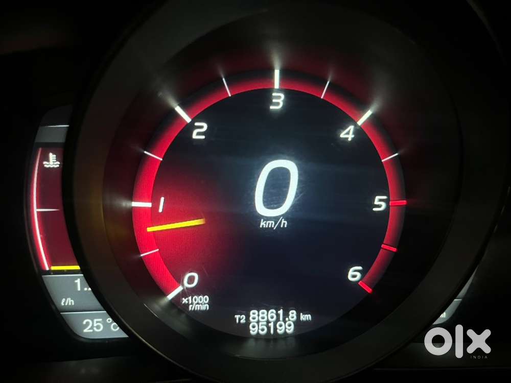 Volvo V40 Cross 2015