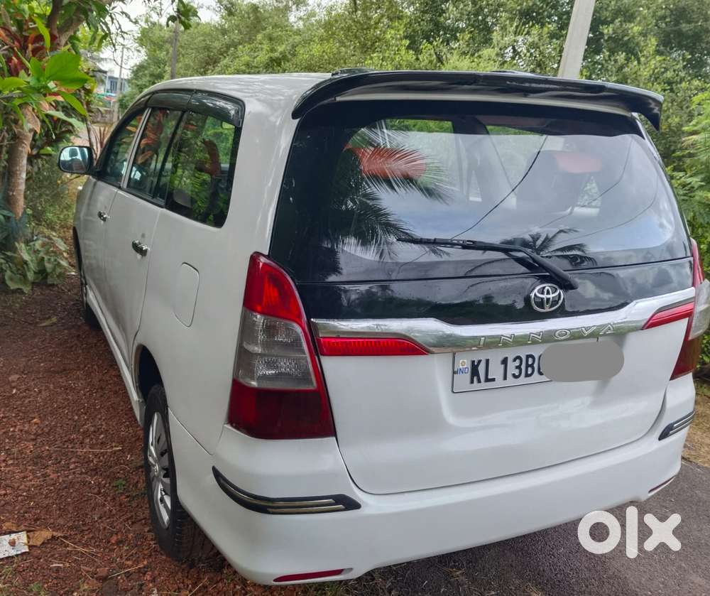 Toyota Innova 2.5 E 8 Str, 2010, Petrol