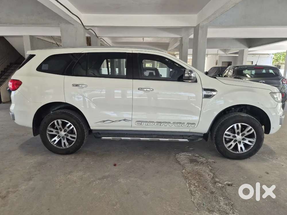 Ford Endeavour 2016 Diesel 212000 Km Driven Showroom Record