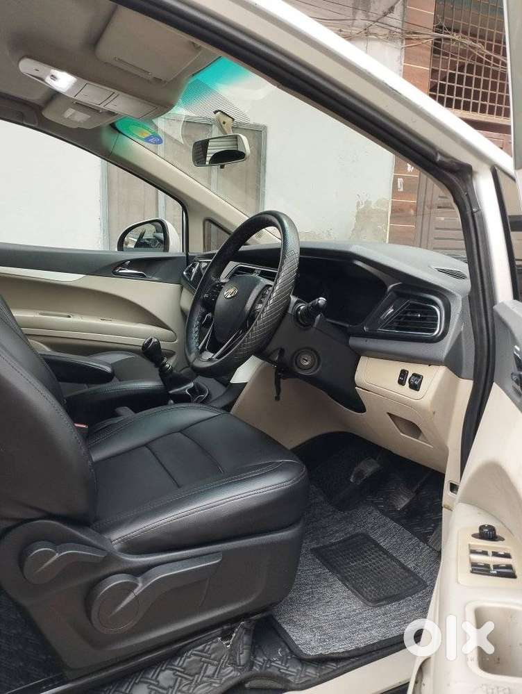 Mahindra Marazzo M6, 2018, Diesel