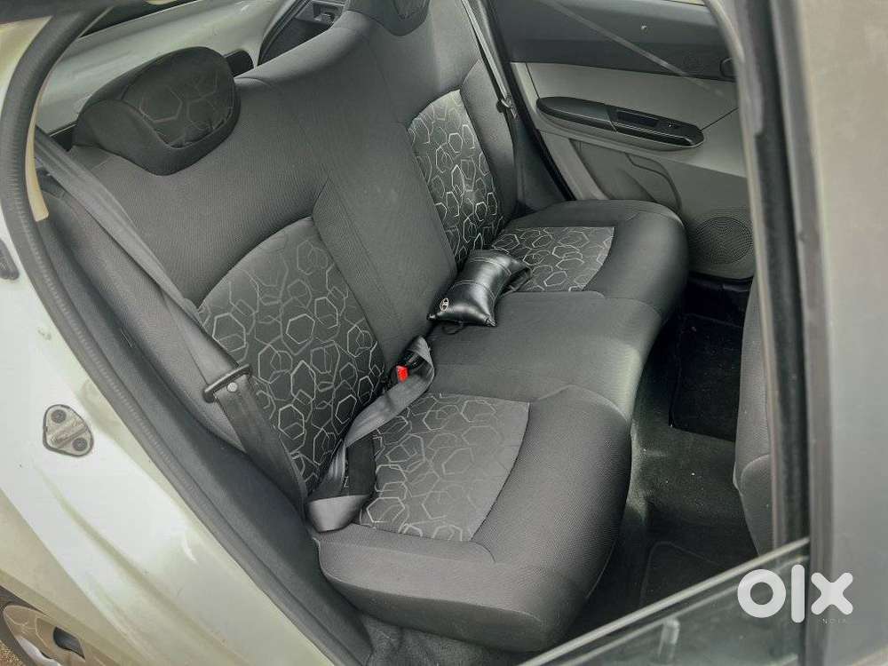 Tata Tiago 1.2 Revotron Xt, 2016, Petrol