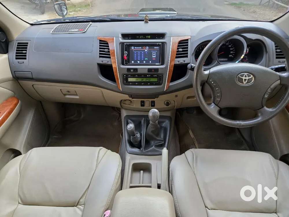 Toyota Fortuner Diesel Well Maintained Showroom Track