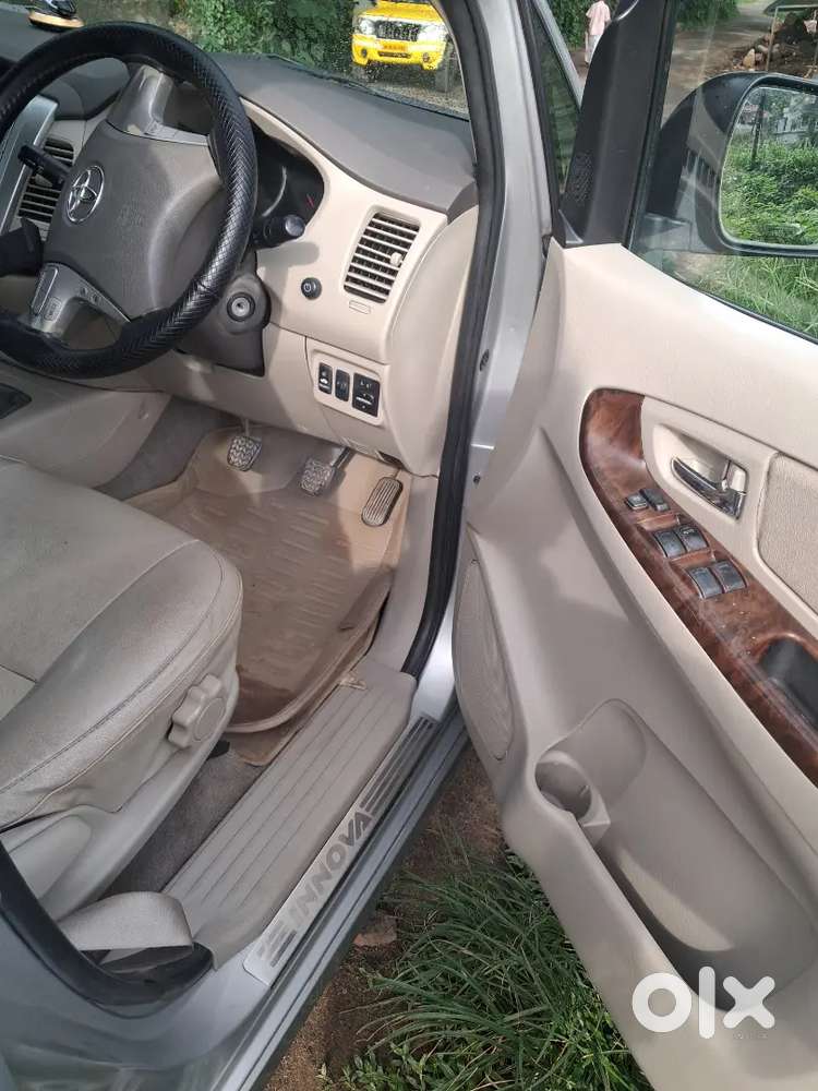 Toyota Innova 2014 Diesel Well Maintained