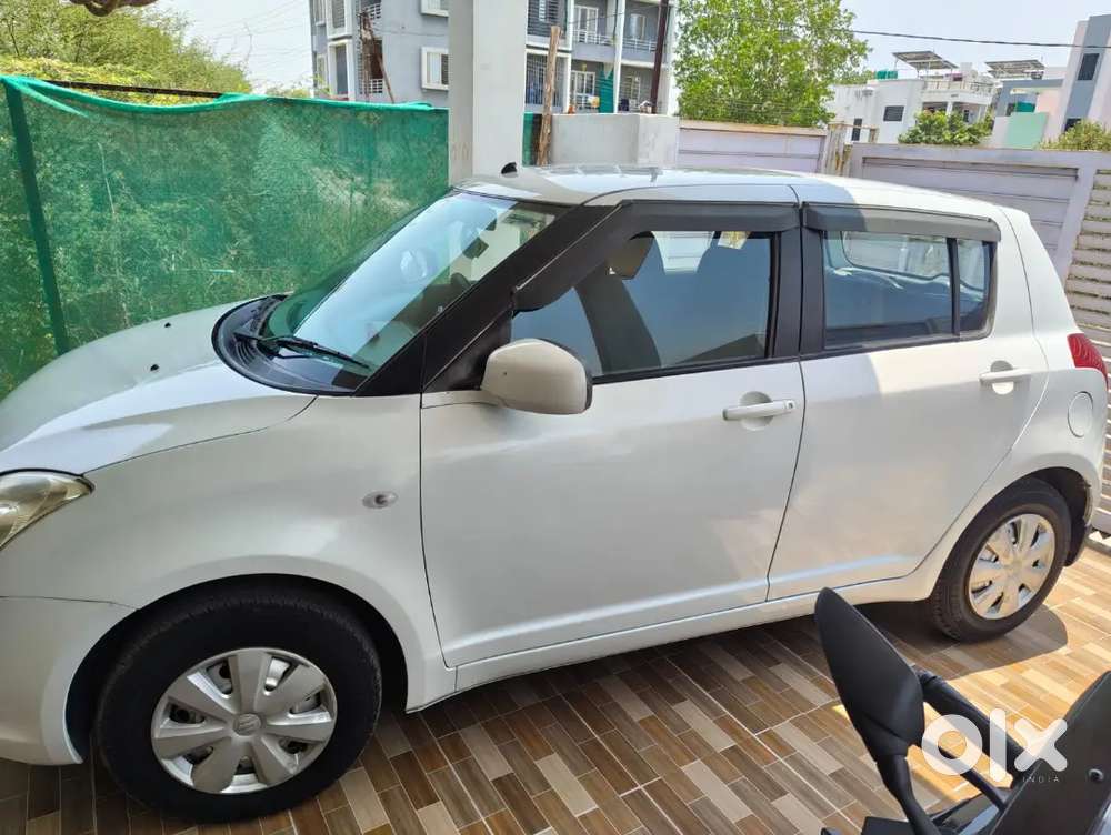 Maruti Suzuki Swift Lxi 2010 Bsiv