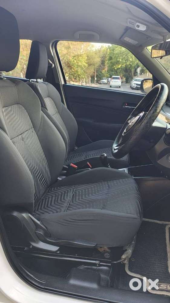 Maruti Suzuki Swift Vxi + Manual, 2022, Petrol