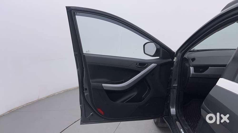Tata Nexon 1.2 Revotron Xm (s), 2023, Petrol